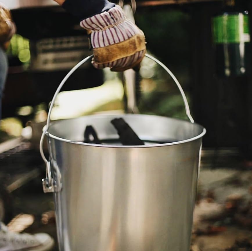6 Gallon Galvanized Steel Storage Can with Locking Lid L30343