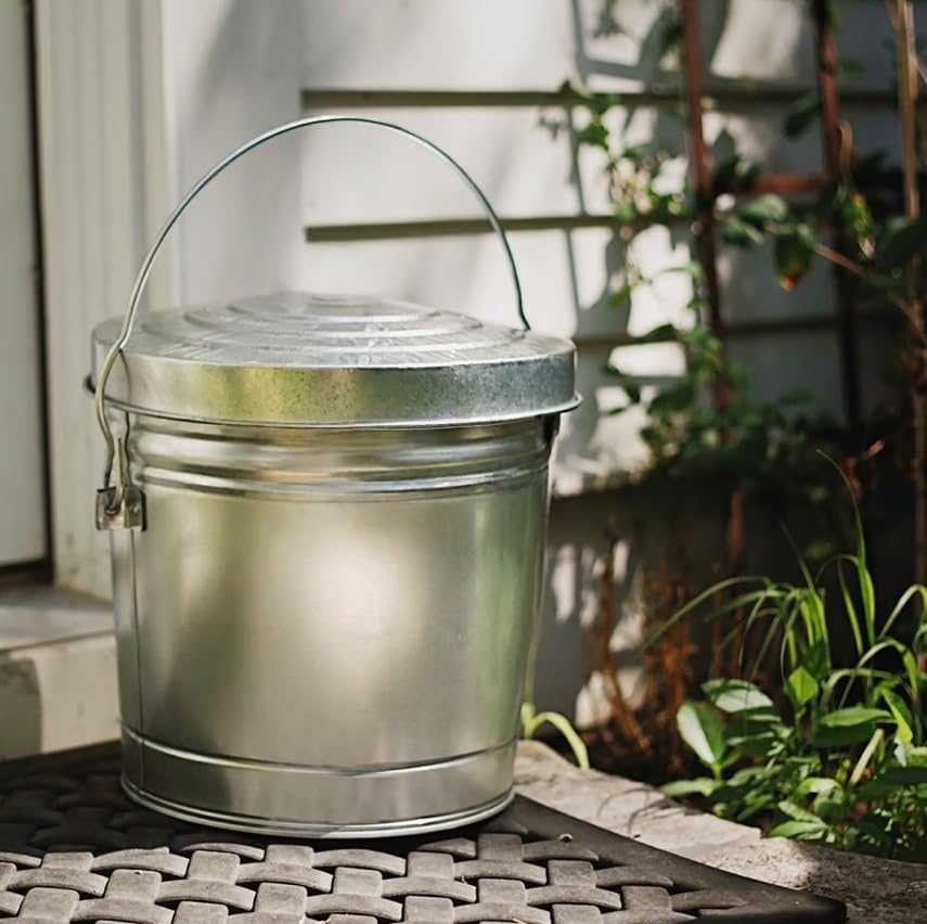6 Gallon Galvanized Steel Storage Can with Locking Lid L30343